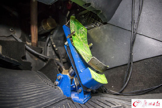 廣州市民發(fā)明油門剎車一體裝置 防剎錯車(圖) 廣州市民發(fā)明油門剎車一體裝置 防剎錯車(圖)