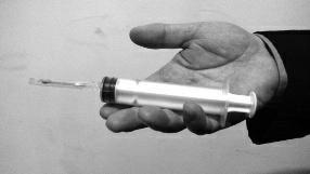 嫌孩子不聽(tīng)話(huà)針扎體罰