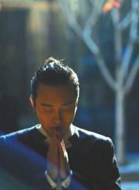 網(wǎng)傳李玉剛“出家”的照片。