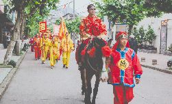 我的意中人騎著大馬，八抬大轎來娶我