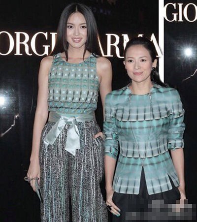 就算氣場(chǎng)絕對(duì)強(qiáng)大的貝嫂，跟張梓琳合影幾乎可以讓人忽視