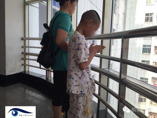 男童車(chē)禍搶救治療期間感染艾滋病 5家單位賠40萬(wàn) 男童車(chē)禍搶救治療期間感染艾滋病 5家單位賠40萬(wàn)