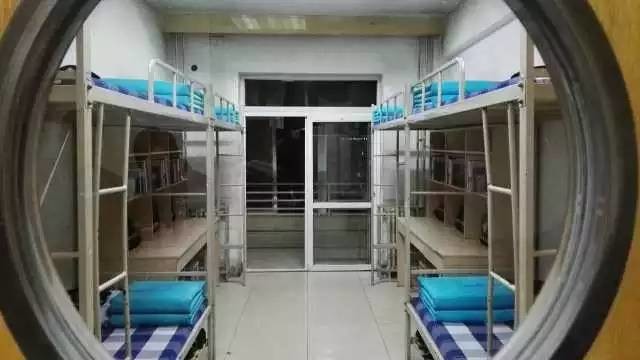 這個(gè)學(xué)校的男生宿舍火了！女同學(xué)都喊著要嫁