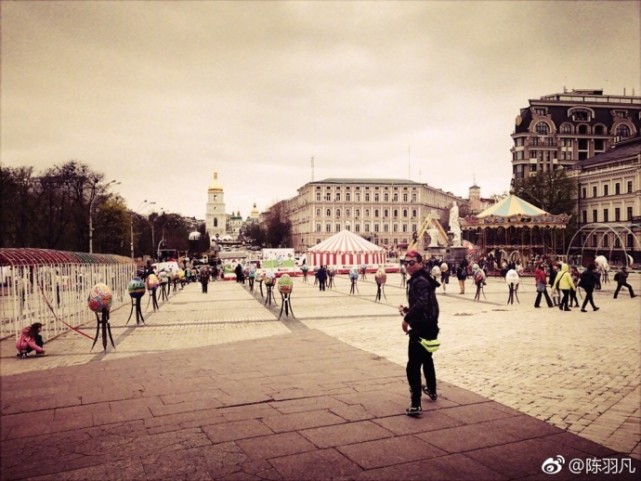 陳羽凡疑似回應白百何出軌：蛋疼的回家過節(jié)吧