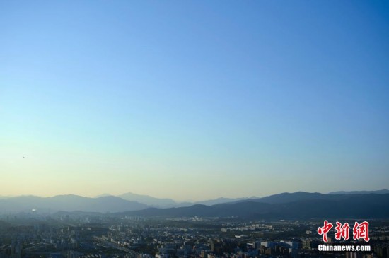 北京多舉措保障APEC會議期間空氣質(zhì)量 藍天綻放 北京多舉措保障APEC會議期間空氣質(zhì)量 藍天綻放