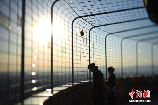 北京多舉措保障APEC會議期間空氣質(zhì)量 藍天綻放 北京多舉措保障APEC會議期間空氣質(zhì)量 藍天綻放