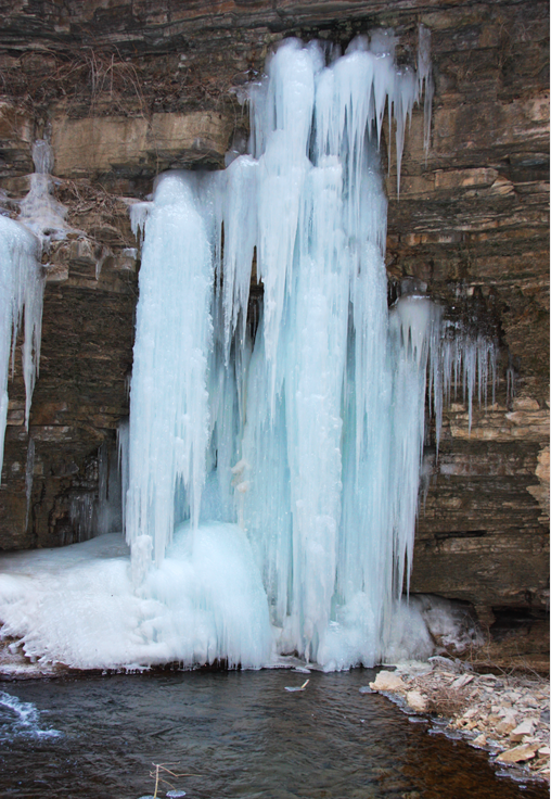 冬天來通天峽看冰掛吧!景區(qū)門票半價優(yōu)惠哦。