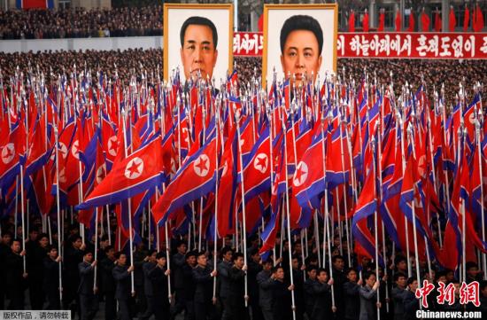 4月20日，包括軍人、公務(wù)員與平壤市民在內(nèi)的朝鮮各界民眾在金日成廣場集會，譴責并發(fā)誓要“消滅”韓國李