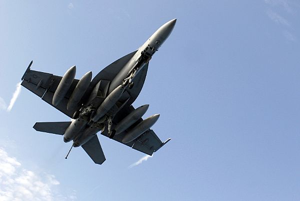 資料圖：美軍F/A-18艦載機(jī)。
