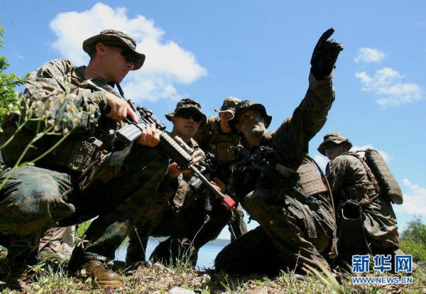 美菲“肩并肩2012”軍演菲律賓和美國的“肩并肩”聯(lián)合軍演在巴拉望島烏盧甘灣舉行。