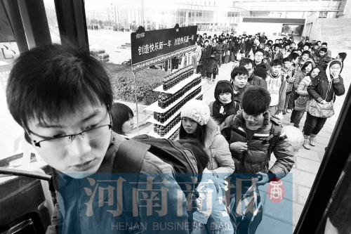 BRT專車進校園送放假學(xué)子去車站