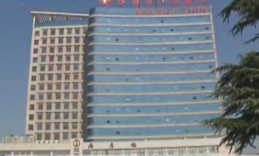 女子聲稱(chēng)賣(mài)腎 揮刀猛砍醫(yī)生