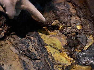 西漢?；韬钅箍脊牛菏赚F(xiàn)金板金餅