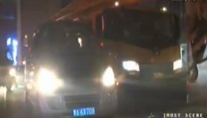 撞了車還打人 這是誰在胡鬧？