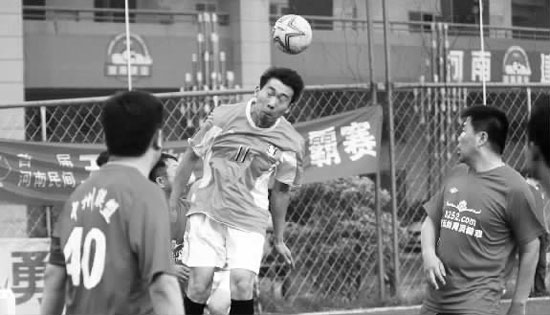 鄭州經(jīng)開正和隊?wèi){借這場2∶0小勝中州聯(lián)盟隊，連勝晉級16強