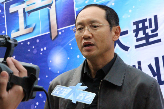 河南華夏海納創(chuàng)業(yè)投資集團(tuán)董事長李明先生接受采訪 河南華夏海納創(chuàng)業(yè)投資集團(tuán)董事長李明先生接受采訪