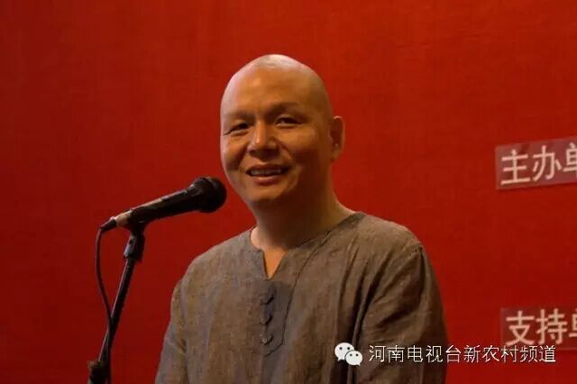 書畫家協(xié)會副主席，中國書畫家協(xié)會會員，河南省青年書法家，蘆荻