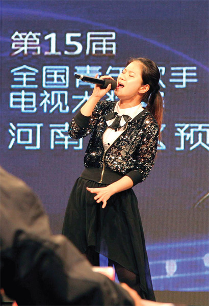 選手們演唱很賣力，要把最好的一面展現給評委