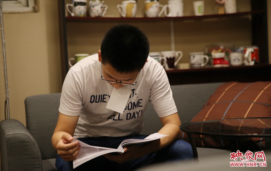 楊栗，22歲，某大學(xué)大三學(xué)生：喜歡這種看書的環(huán)境。