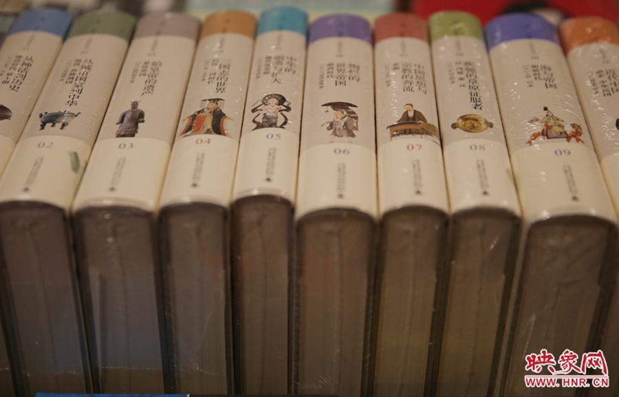 書店內(nèi)的書。