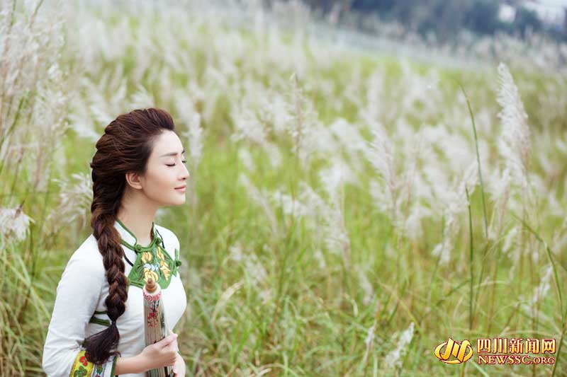 四川內(nèi)江“甜女”驚艷亮相 甜美如畫清純飄逸 四川內(nèi)江“甜女”驚艷亮相 甜美如畫清純飄逸