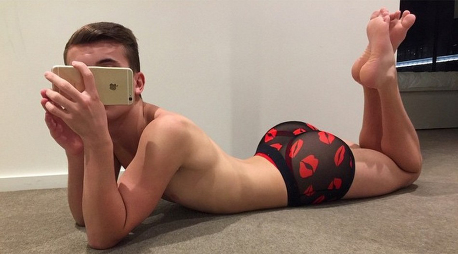 媲美卡戴珊！美少年性感肥臀兜不住