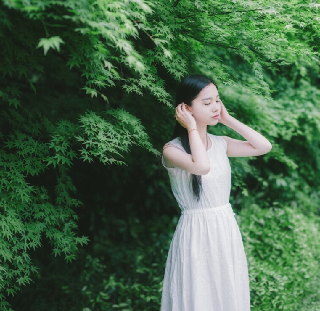 同濟(jì)90后學(xué)霸女神?；?顏值爆表清純迷人